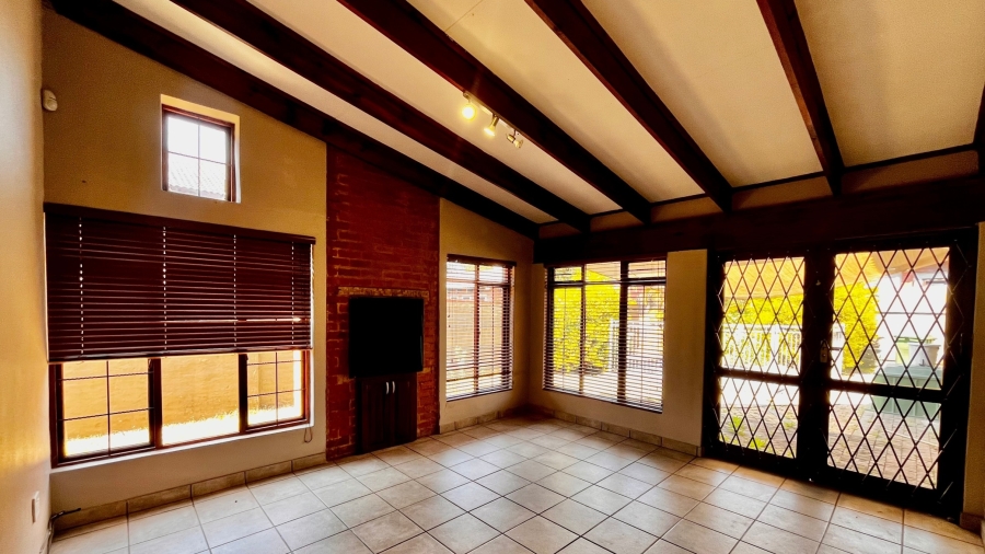 3 Bedroom Property for Sale in Waterval East North West